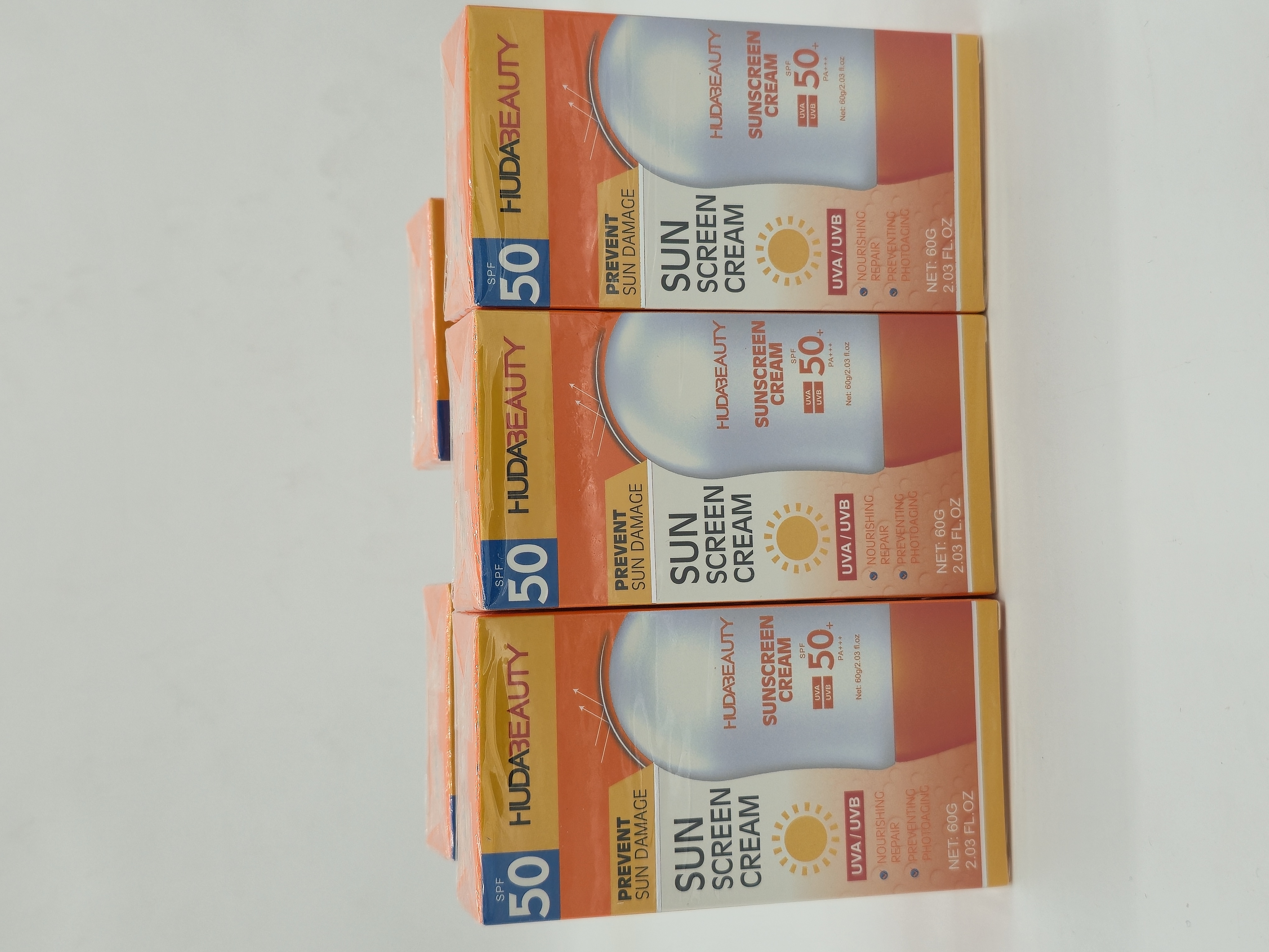 ضدآفتاب هودی بیوتی spf 50