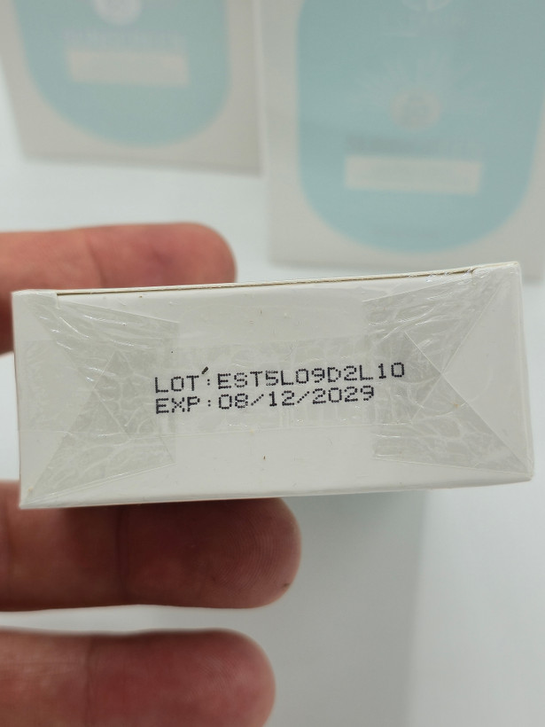 کرم ضد آفتاب بدون رنگ استلین، 50 SPF، مدل ultra light، مناسب انواع پوست و حجم 50 میل