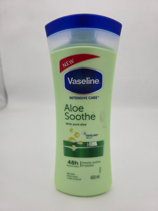 لوسیون بدن مدل aloe soothe حجم ۴۰۰ میلی
